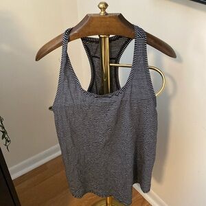 Black and white Lululemon razorback tanktop